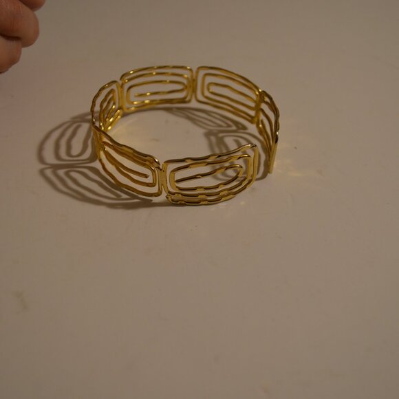 Bracelet Unnamed Gold Wire Bended in Rectangular Swirls Chain Gap of Opening OS - Picture 7 of 8